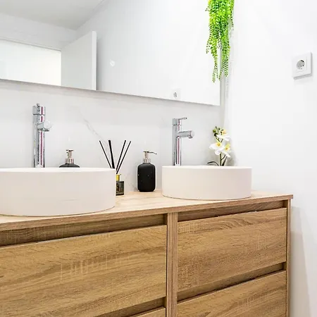Vivi Homes - Casa Olivia - Sea View - Pool - Terrace